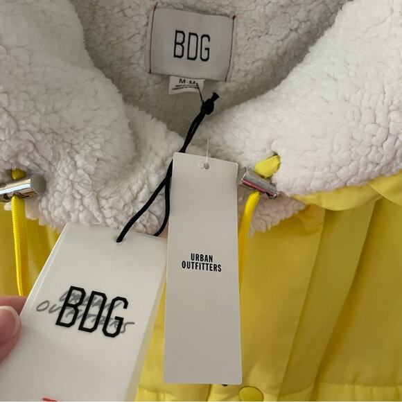 Urban Outfitters Neon Puffer Yellow Jacket Sherpa Lining NWT - Picture 2 of 8
